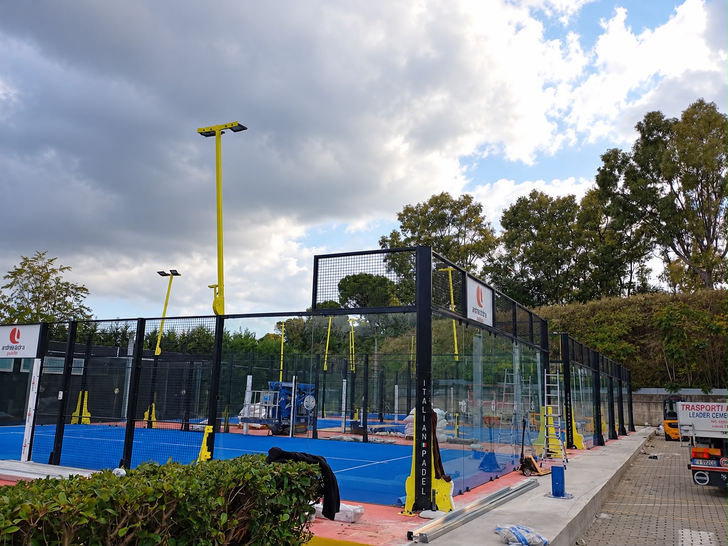 Prima: Copertura campo da padel